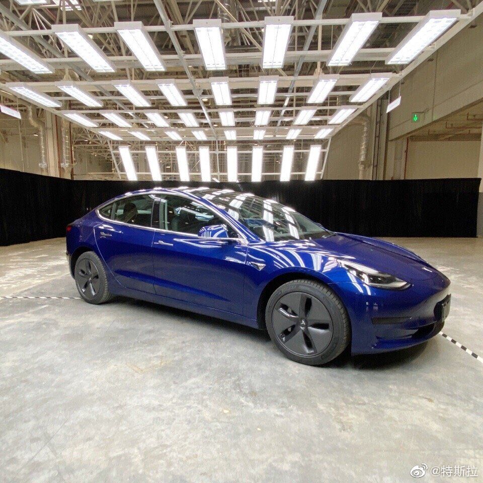 Электрокар Tesla Model 3