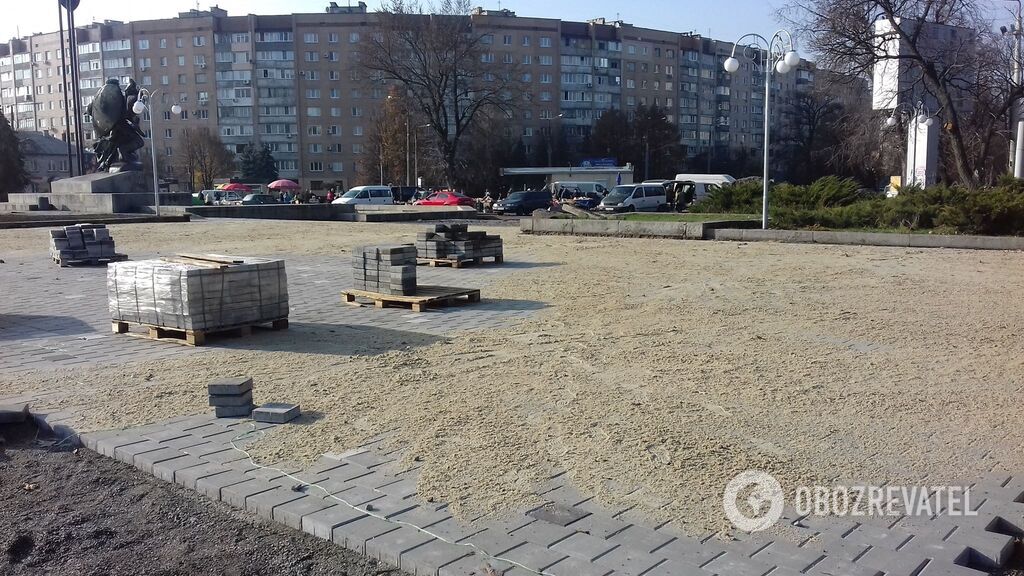 Работы на площади 700-летия в Черкассах уже начались