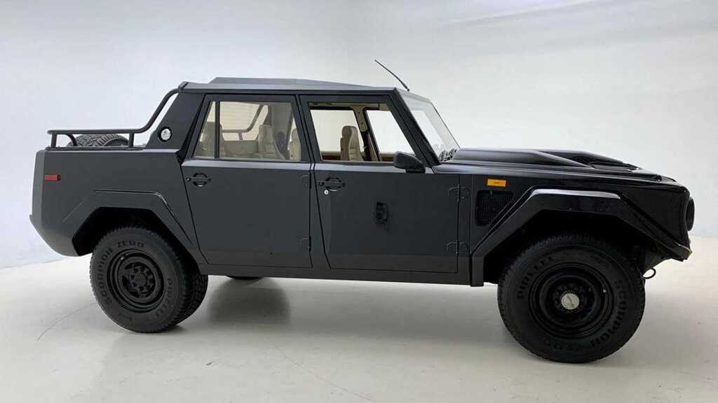 Lamborghini LM002