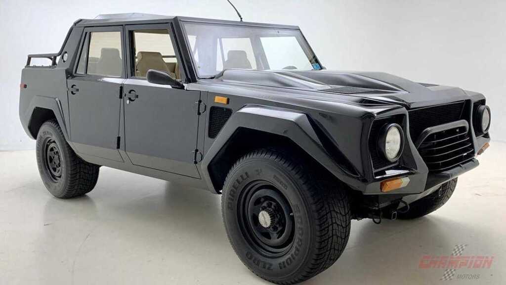 Lamborghini LM002