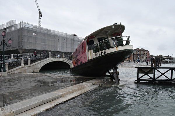 Венецию накрыло рекордное наводнение