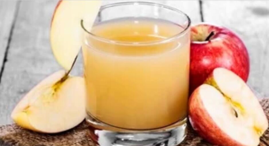 Рецепт смачного яблучного соку на зиму