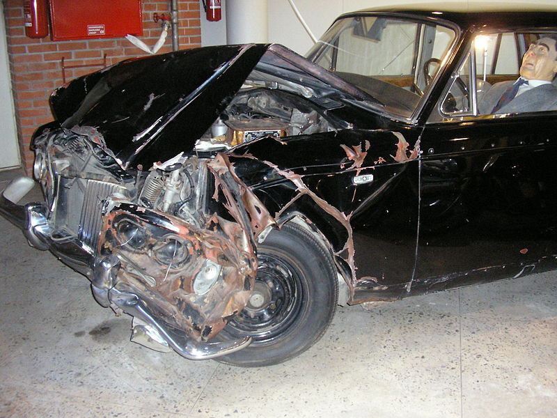 Разбитый ведомственным шофером Rolls-Royce Брежнева