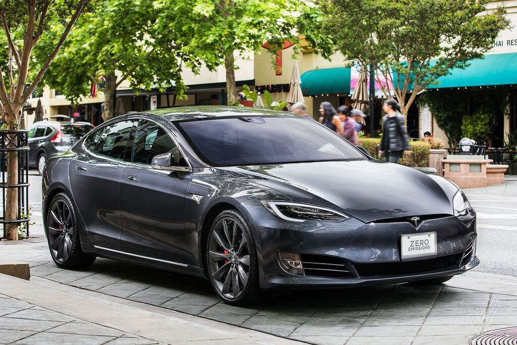 Tesla Model S Long Range