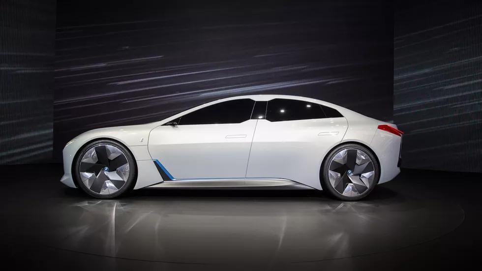 Электрокар BMW i4