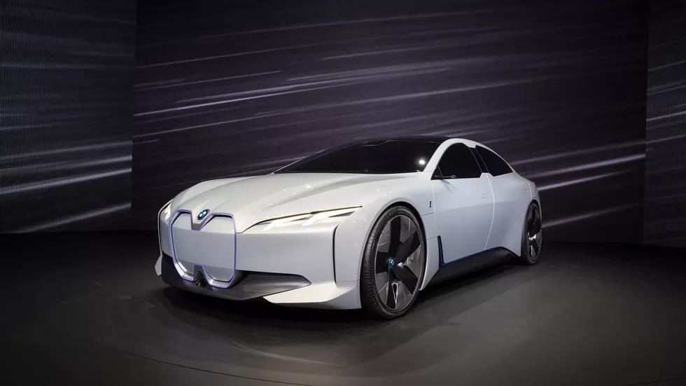 Электрокар BMW i4