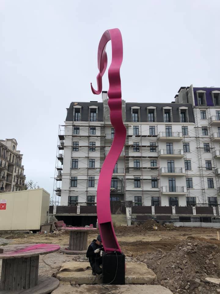 Под Одессой установили гигантский арт-объект "Дочь"