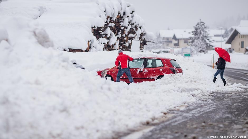 Европу накрыл смертельный снегопад