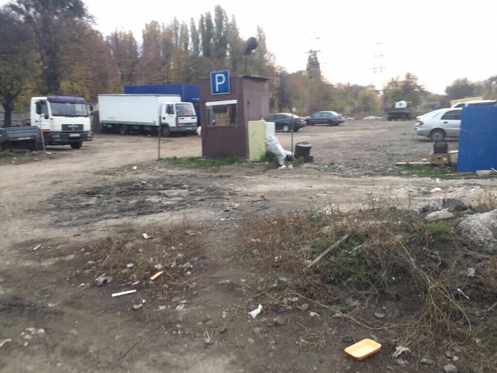 Скандали з платними парковками в Дніпрі: з'явилися нові подробиці