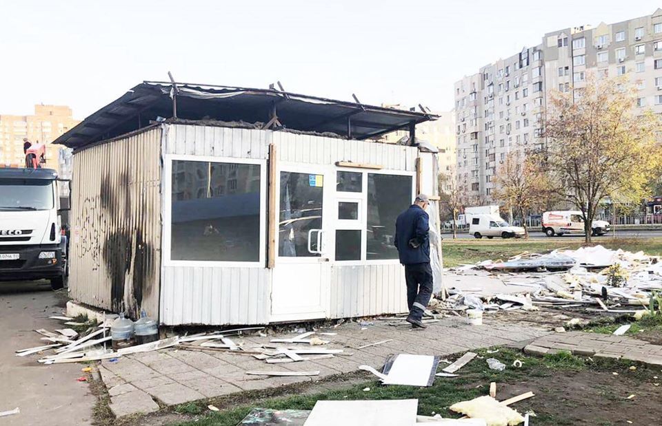 У Києві з 11 до 15 листопада знесли 102 незаконні тимчасові споруди