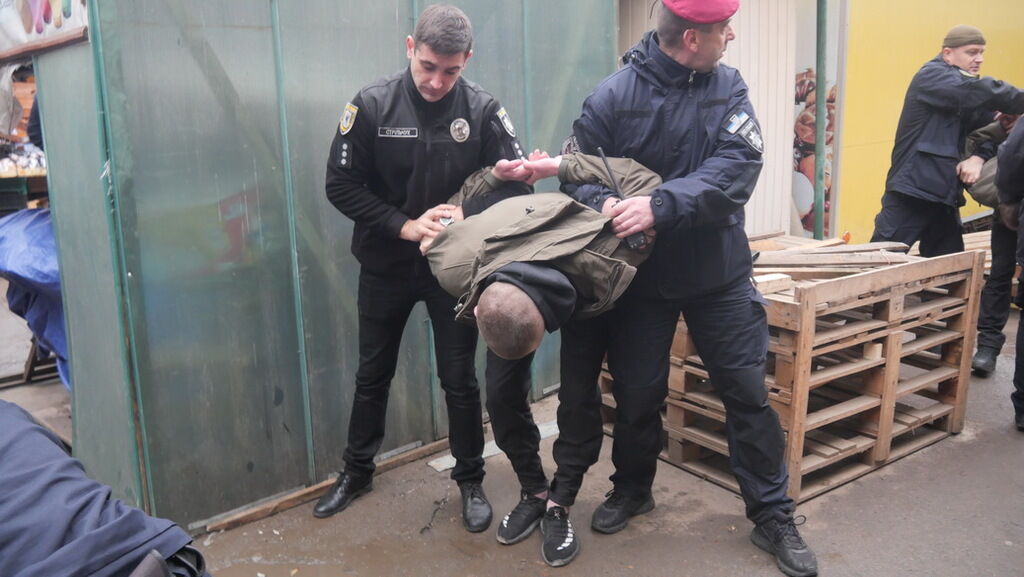 Как рейдеры из "ДНР" захватили рынок в Ивано-Франковске и почему их не видит местная полиция