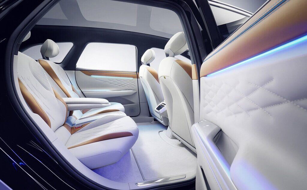 Акцент в салоні Volkswagen ID. Space Vizzion робиться на комфорті чотирьох пасажирів