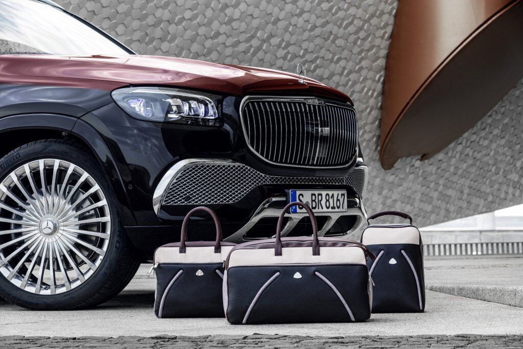 Для владельцев Mercedes-Maybach GLS 600 4MATIC создали комплект эксклюзивных дорожных сумок из кожи Nappa
