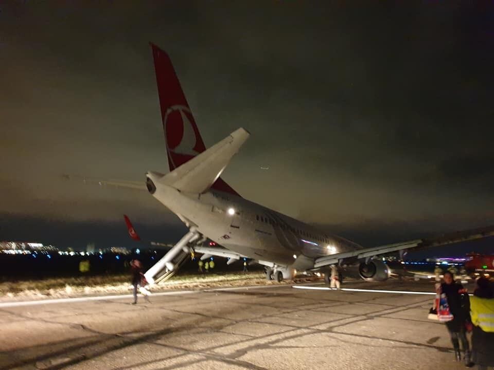 В аеропорту Одеси трапилася НП із літаком