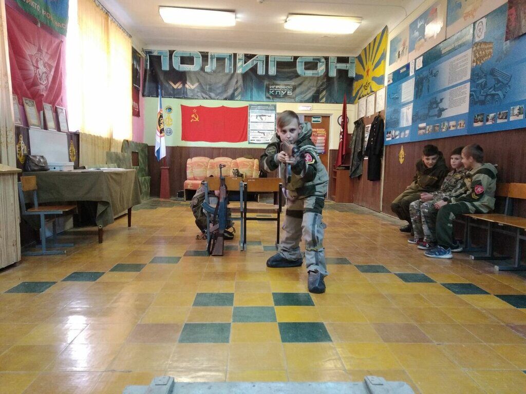 В Крыму детям устроили праздник в камуфляже