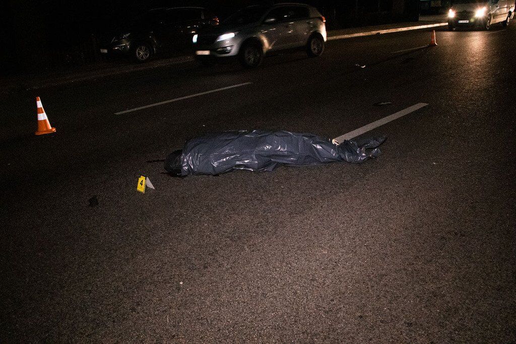 На одном из переходов Окружной дороги автомобиль Skoda сбил мужчину