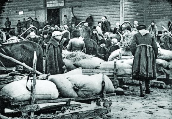 Селяни здають хліб в Баришівському районі Київського округу, 1930 рік