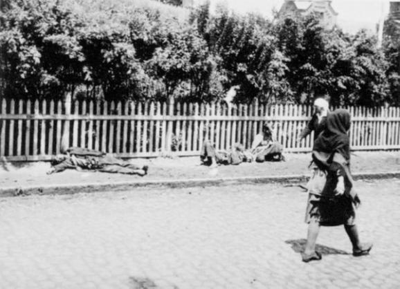 Жертвы голода на улицах Харькова - столицы УССР, 1933 год