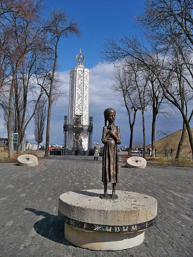 Монумент в Киеве