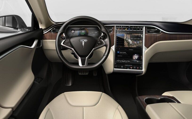 Tesla Model S свого часу створила цілий напрям автомобільних інтер'єрів
