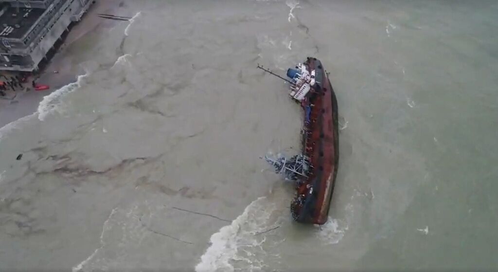 Біля берегів Одеси затонув танкер