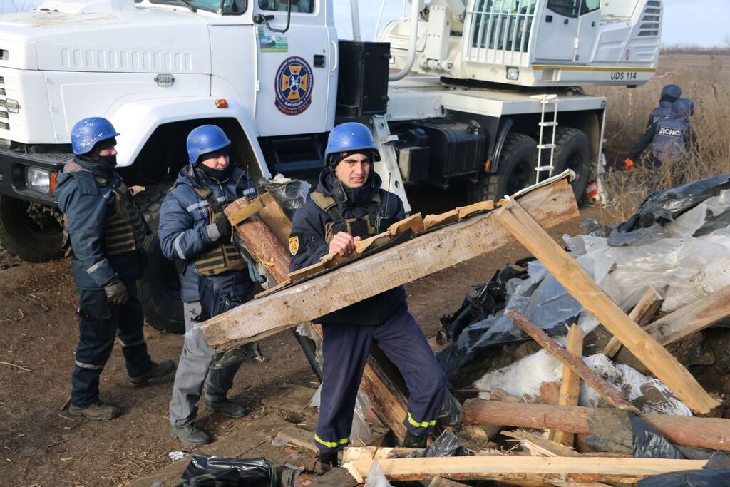 Спасатели показали, что происходит в Петровском