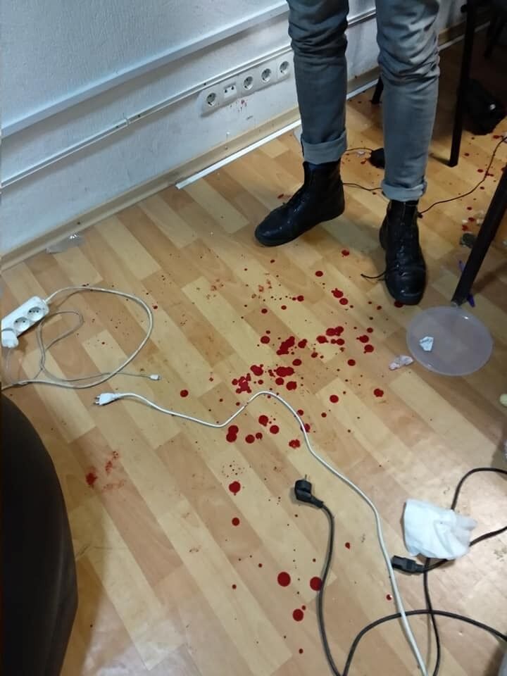 В Днепре неизвестные в балаклавах жестоко избили двух активистов