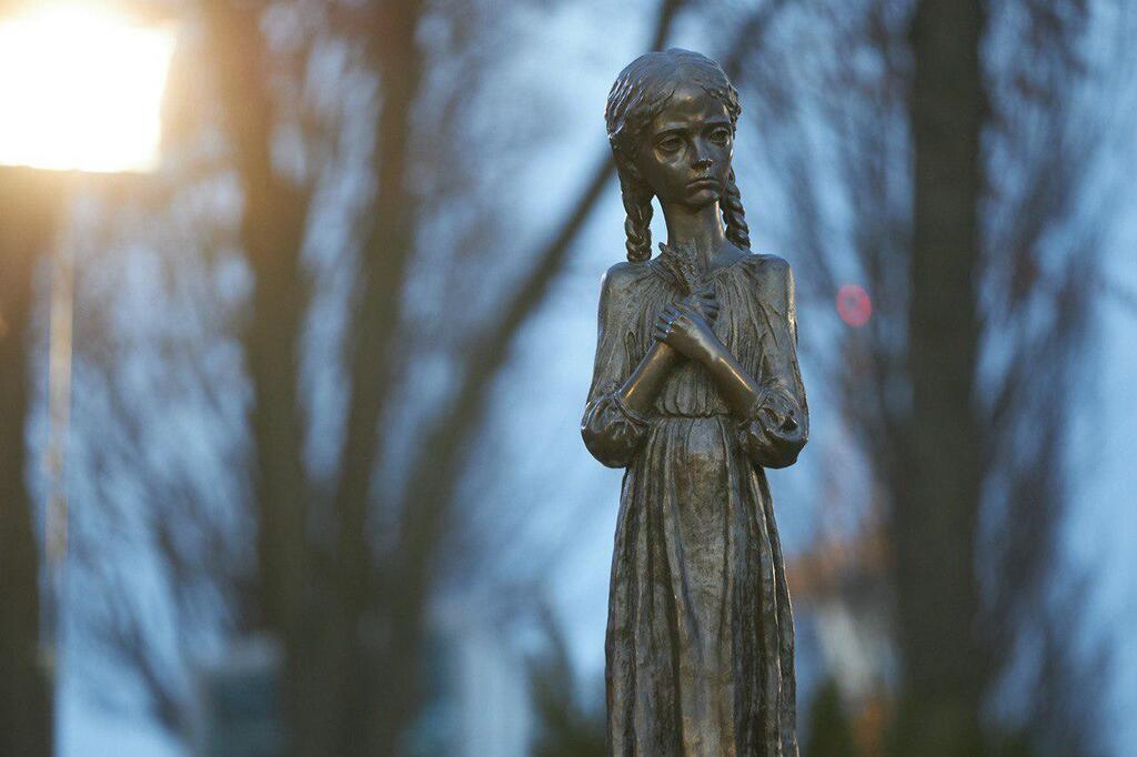 В Украине почтили память жертв Голодомора: опубликованы фото и видео