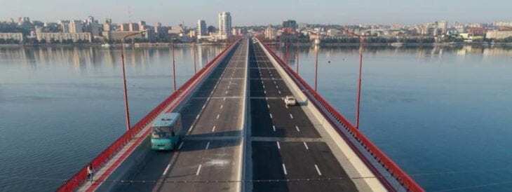 "Вийдіть геть!": справа мосту у Дніпрі знову опинилася у центрі скандалу