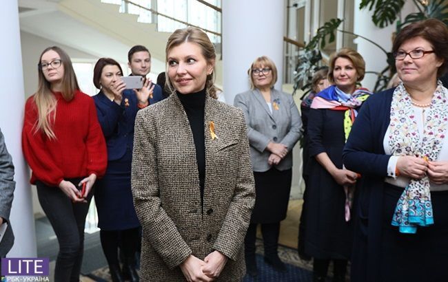 Олена Зеленська на виставці