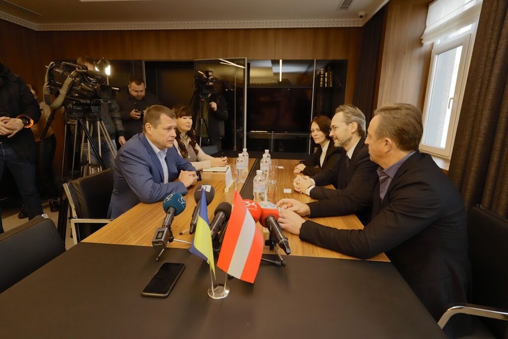 Мер Дніпра зустрівся з послом Австрії: про що говорили