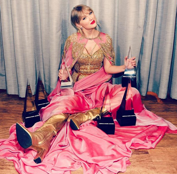 Тейлор Свіфт