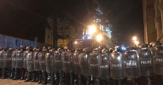 У Тбілісі масовий протест розігнали водометами: фото і відео