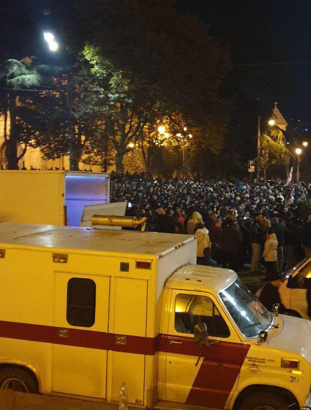В Тбилиси массовый протест разогнали водометами: фото и видео