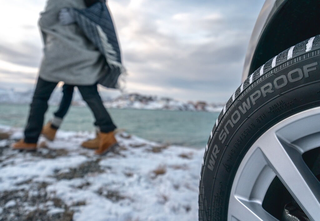 Зимові фрикційні шини Nokian Tyres WR Snowproof передбачені для м'яких зим