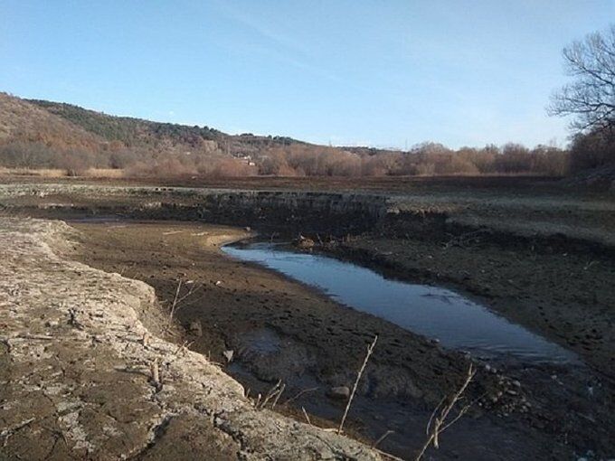 В Крыму пересохло озеро