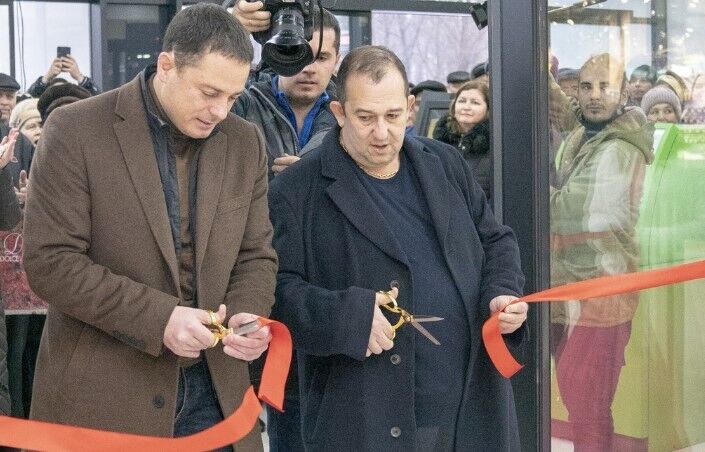 В Каменском официально открылся торговый центр Dmart
