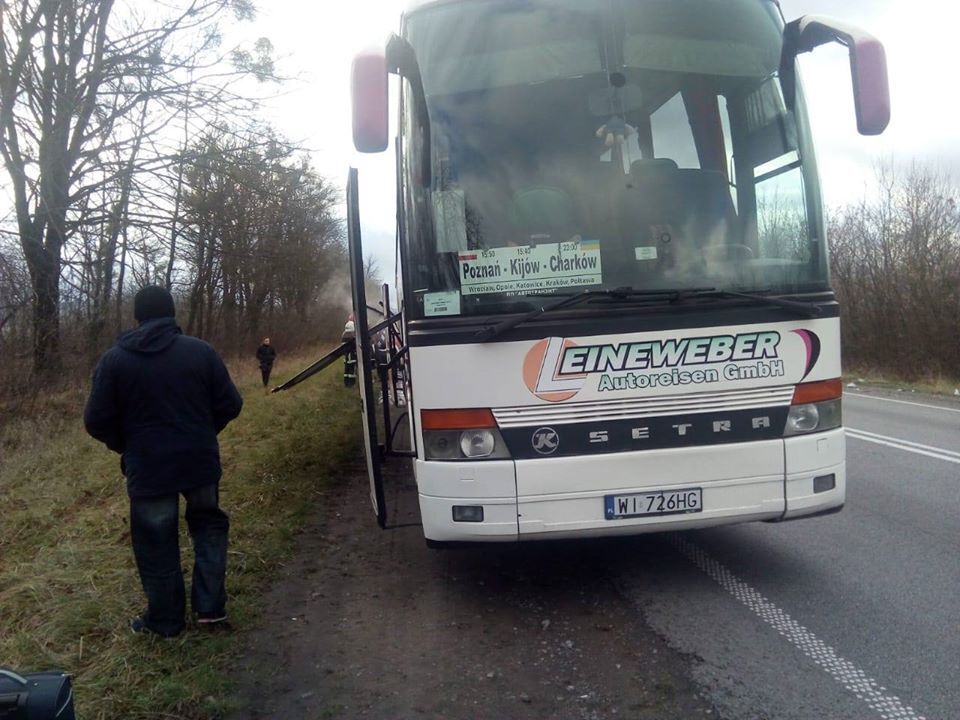 Загорівся автобус з пасажирами