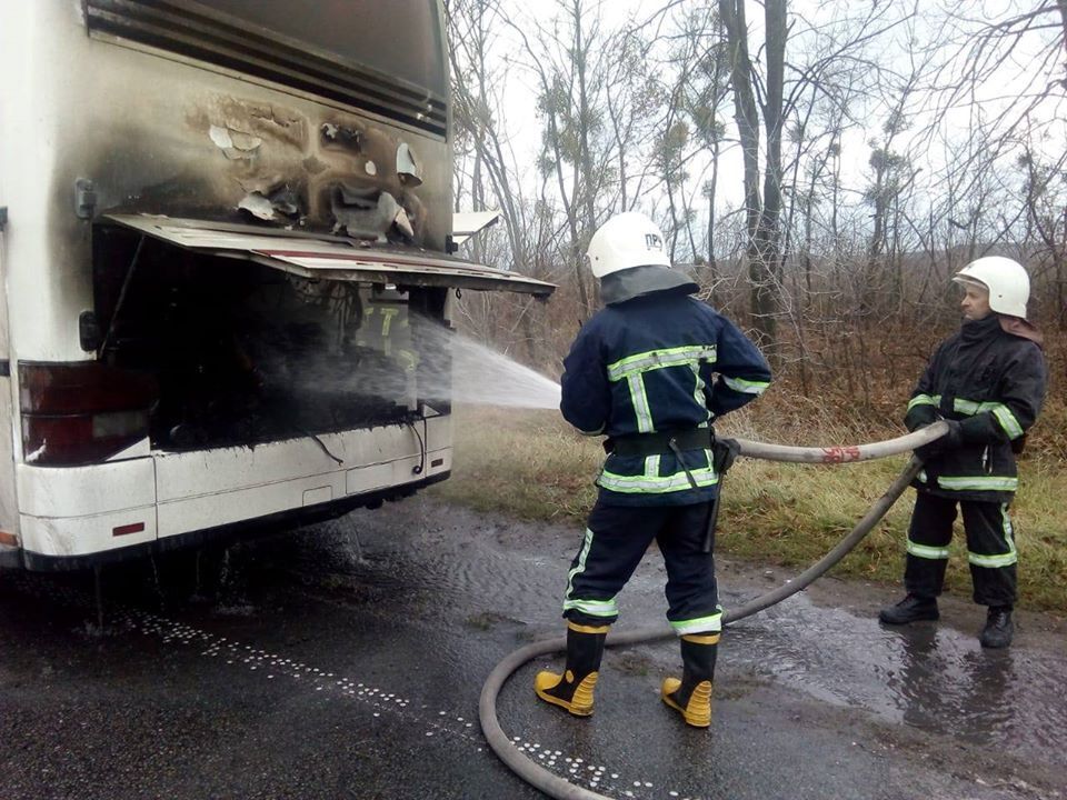 Загорелся автобус с пассажирами