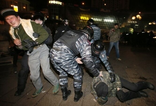 Разгон студентов на Майдане