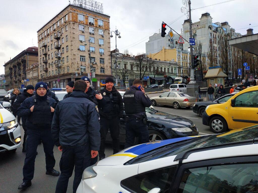 У Києві п'яний влаштував перегони з поліцією і розбив 12 авто