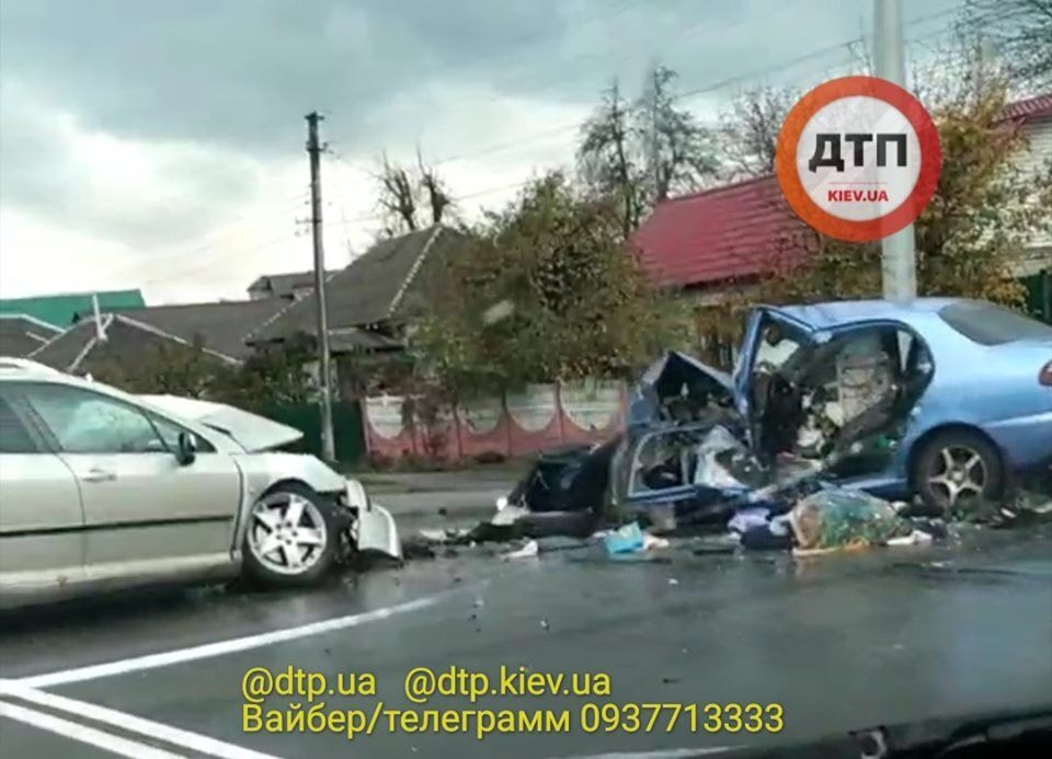 В Броварах Киевской области 5 ноября произошло ужасное ДТП, в результате которого погибла женщина