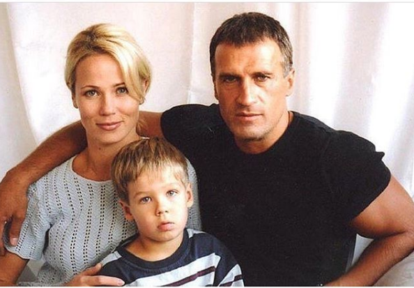 Александр Дедюшко с женой Светланой и сыном Димой