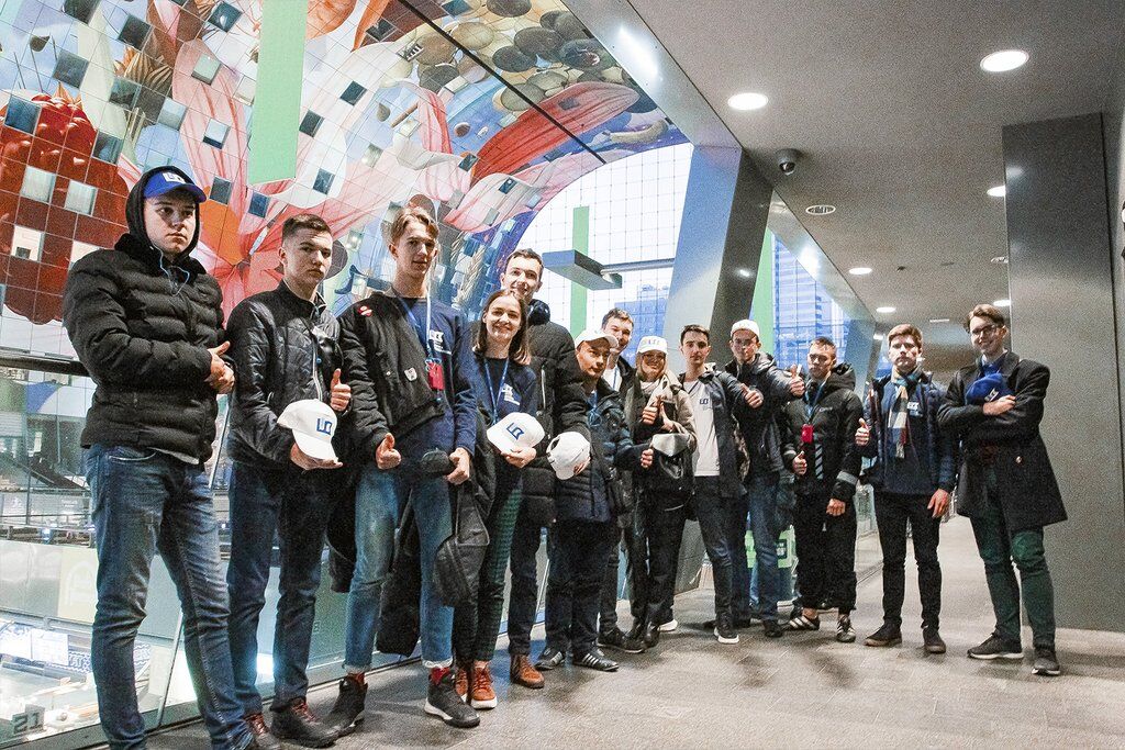Кораблі під відкритим небом: благодійники організували для українських студентів екскурсію по Роттердаму