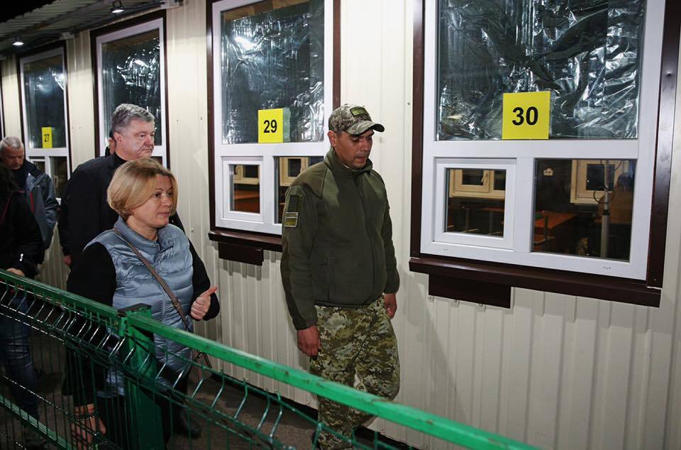 "ЄС" зустрілася з жителями Станиці Луганської