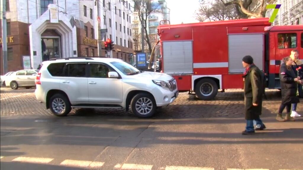 Автохам Юзик заблокировал въезд пожарным машинам в Одессе