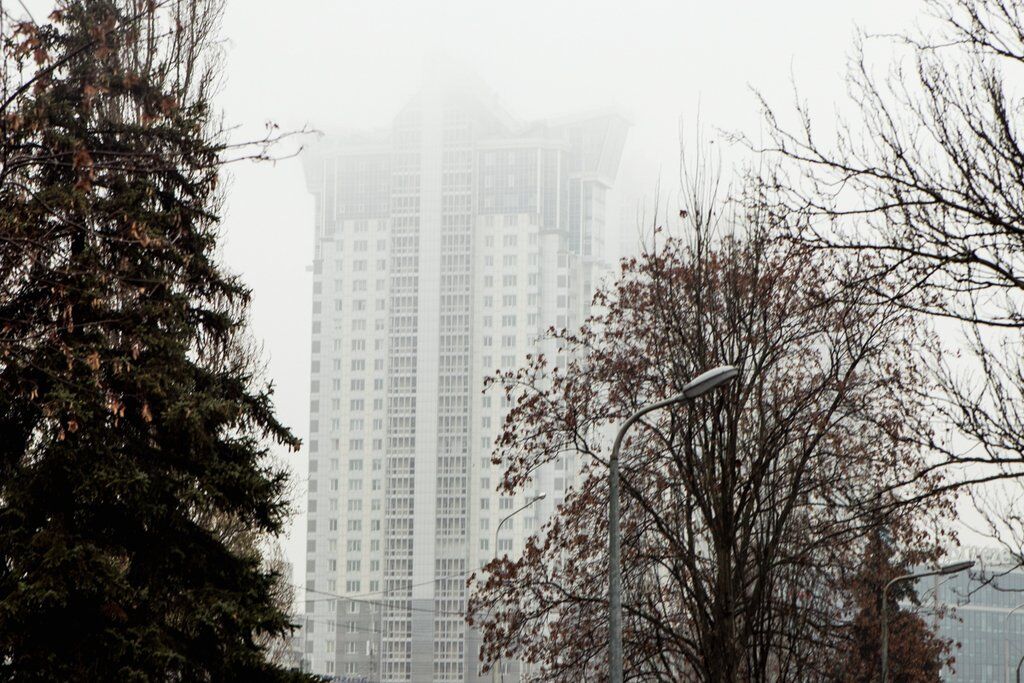 Київ у четвер, 12 грудня, раптово накрив густий туман