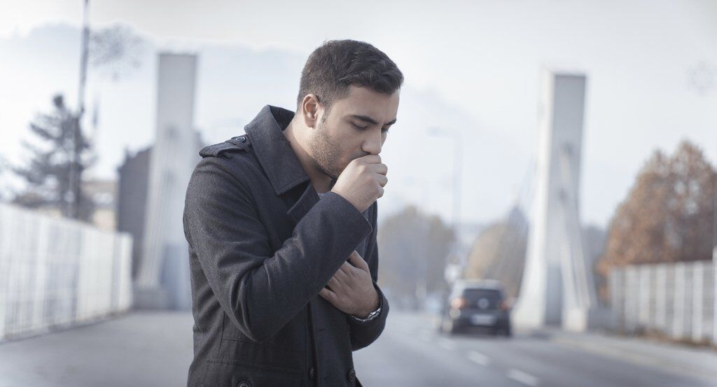 Відчуття нестачі повітря, стиснене дихання, затяжний кашель – привід негайно звернутися до лікаря