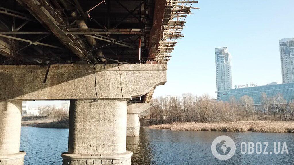 На грани катастрофы: в Киеве рушится уникальный мост