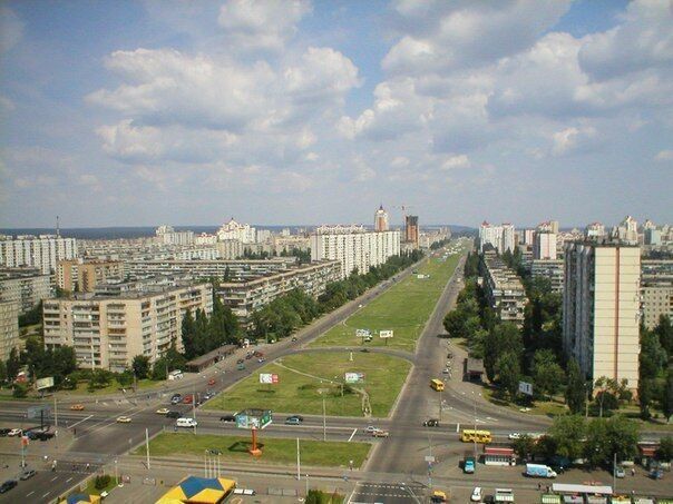 Оболонський проспект у Києві без ТРЦ Dream Town